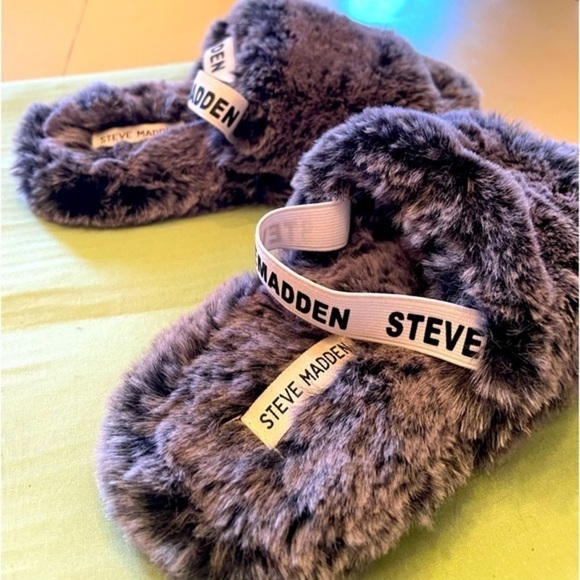 Steve Madden|Steve Madden Pouf Slippers|Womens Small|EUC - Two tone Gray - Picture 3 of 5